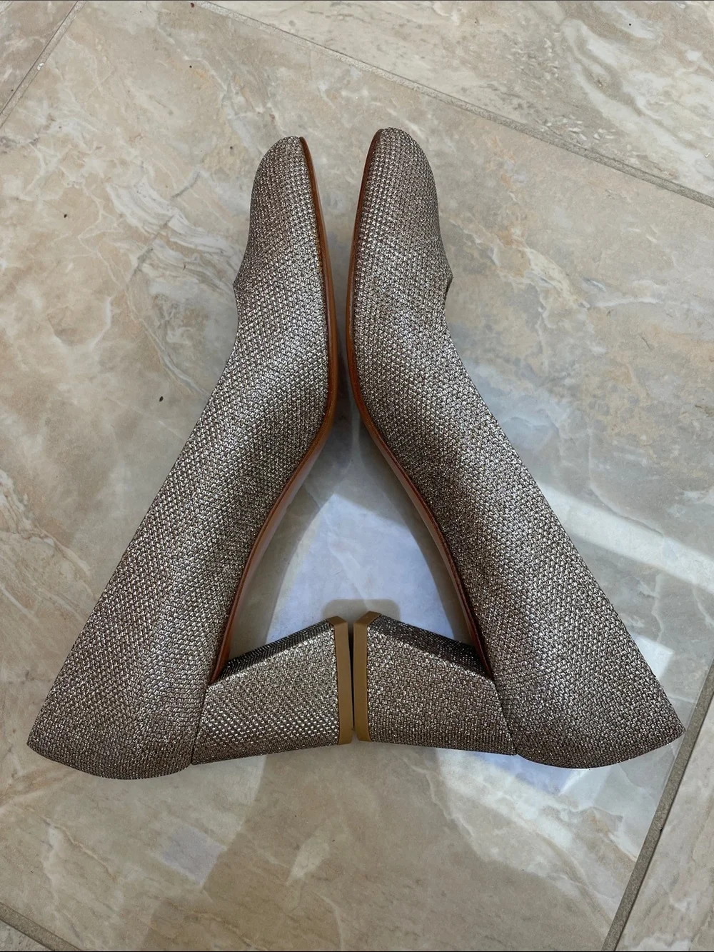 Stuart Weitzman Marymid block heel, gold metallic fabric shoe, Size 10M